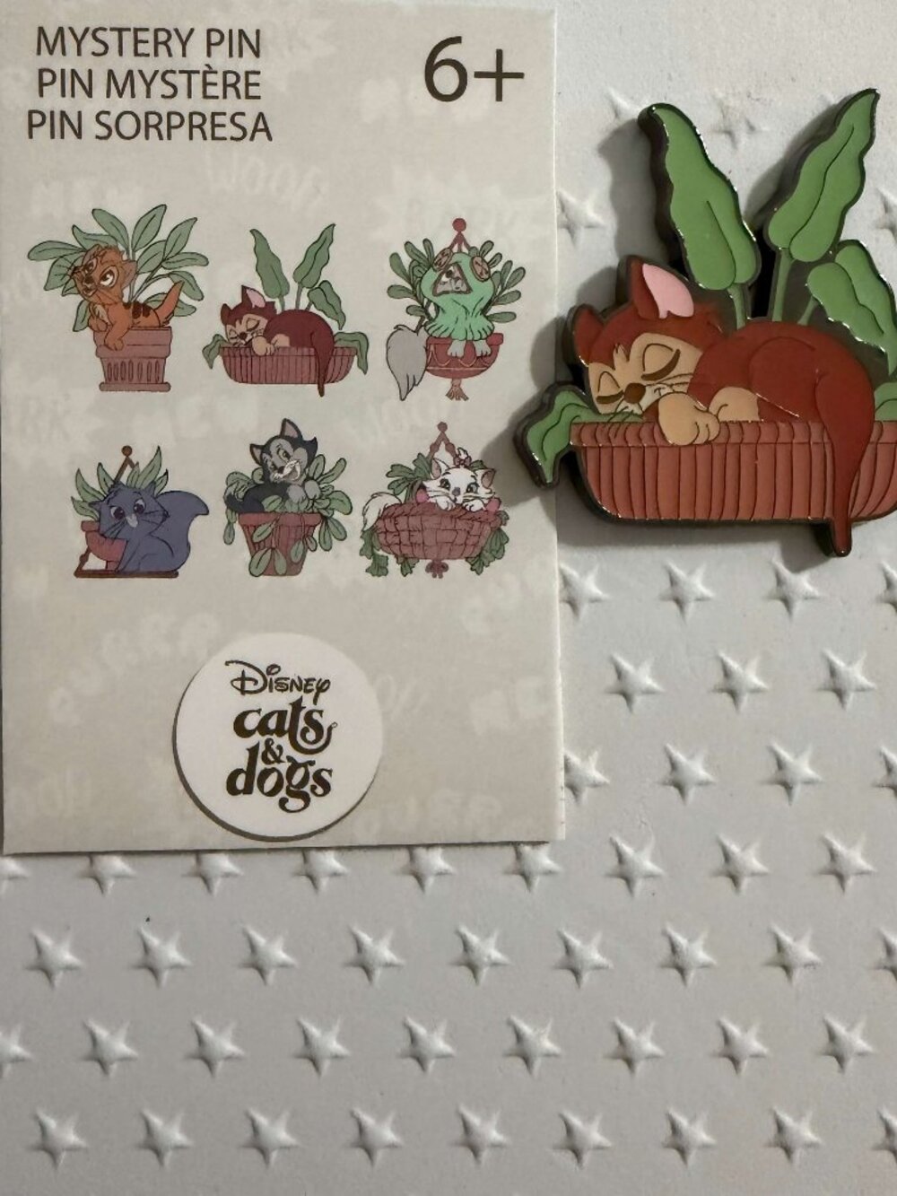 Dinah - Alice in Wonderland Cats in Plant Hot Topic Mystery Box Disney Pin